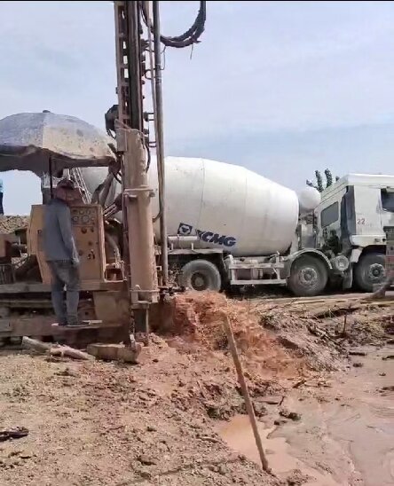 云梦岩石井施工